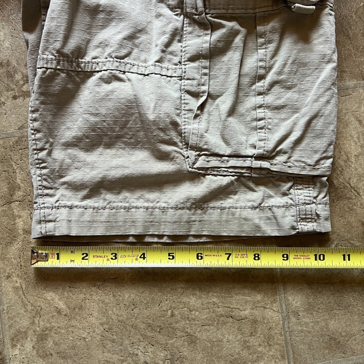 American Eagle Mens Longboard Cargo Shorts Size 28 Tan Baggy