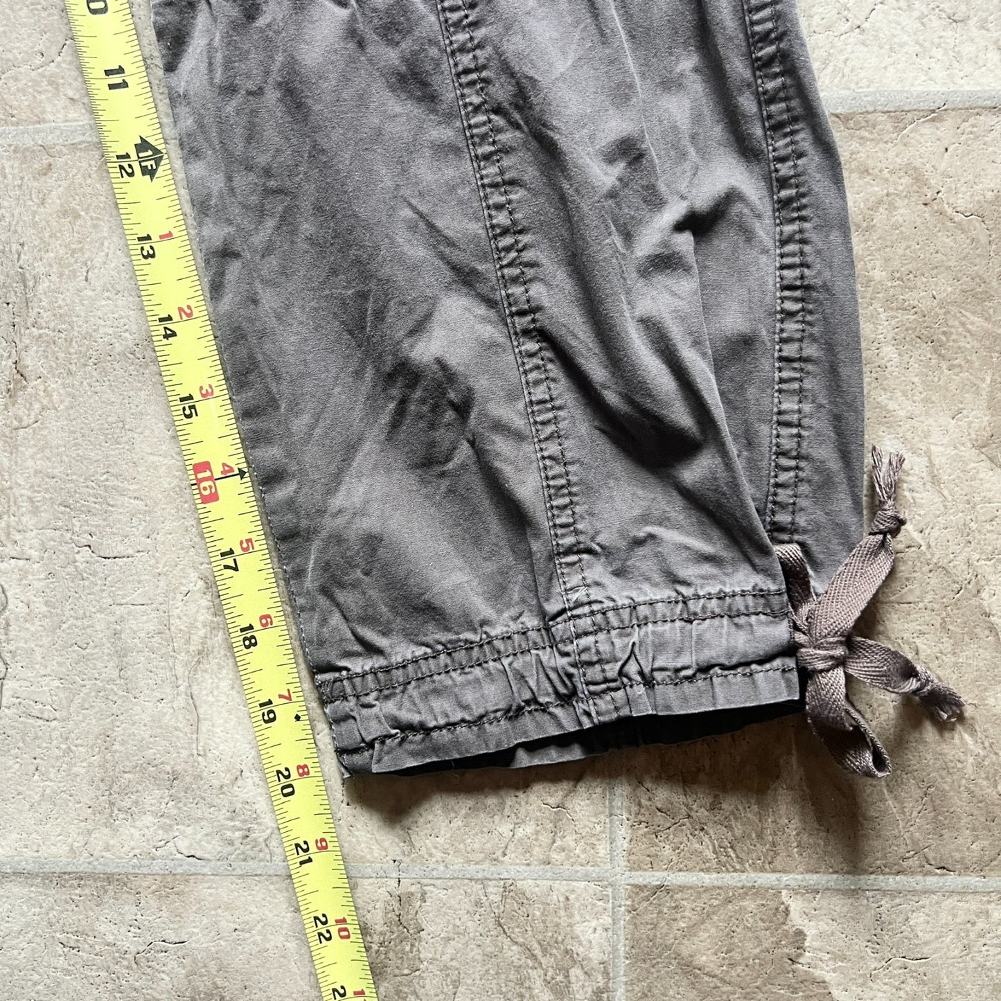 Vintage Y2K SO Wear It Declare It Womens Cargo Capri Pants Size 1 Taupe Brown Low Rise Grunge Skater