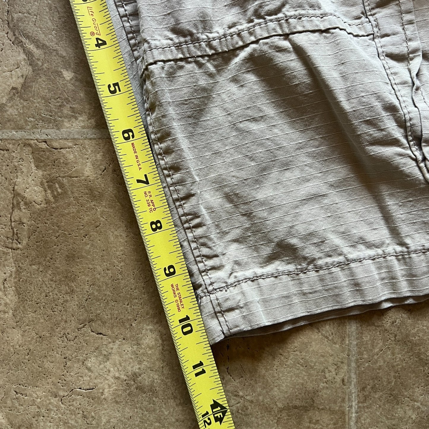 American Eagle Mens Longboard Cargo Shorts Size 28 Tan Baggy