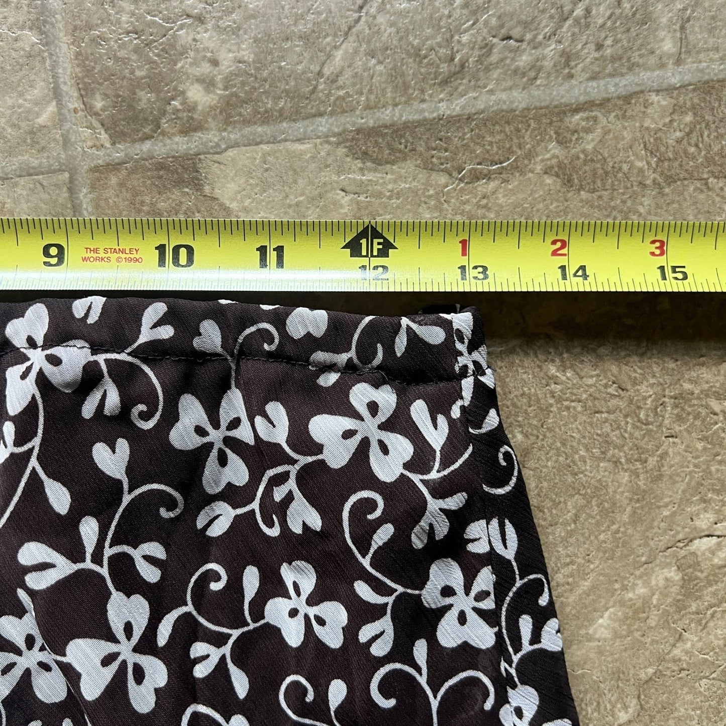 Womens Midi Skirt Size 8 Chocolate Brown Clover Leaf Pattern Flowy
