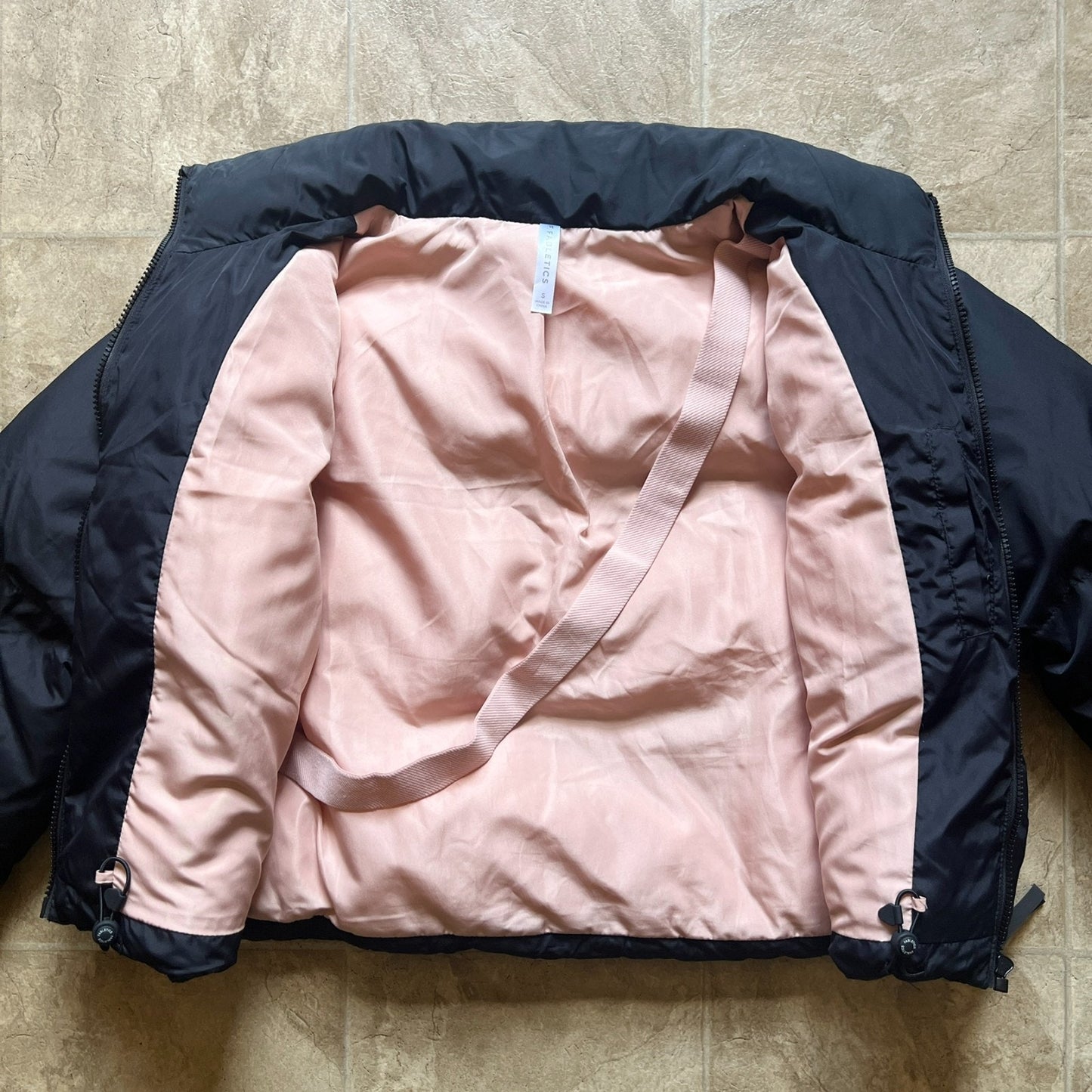 Fabletics Womens Cropped Puffer Jacket Size S Black Blush Pink Lining Athleisure Workout