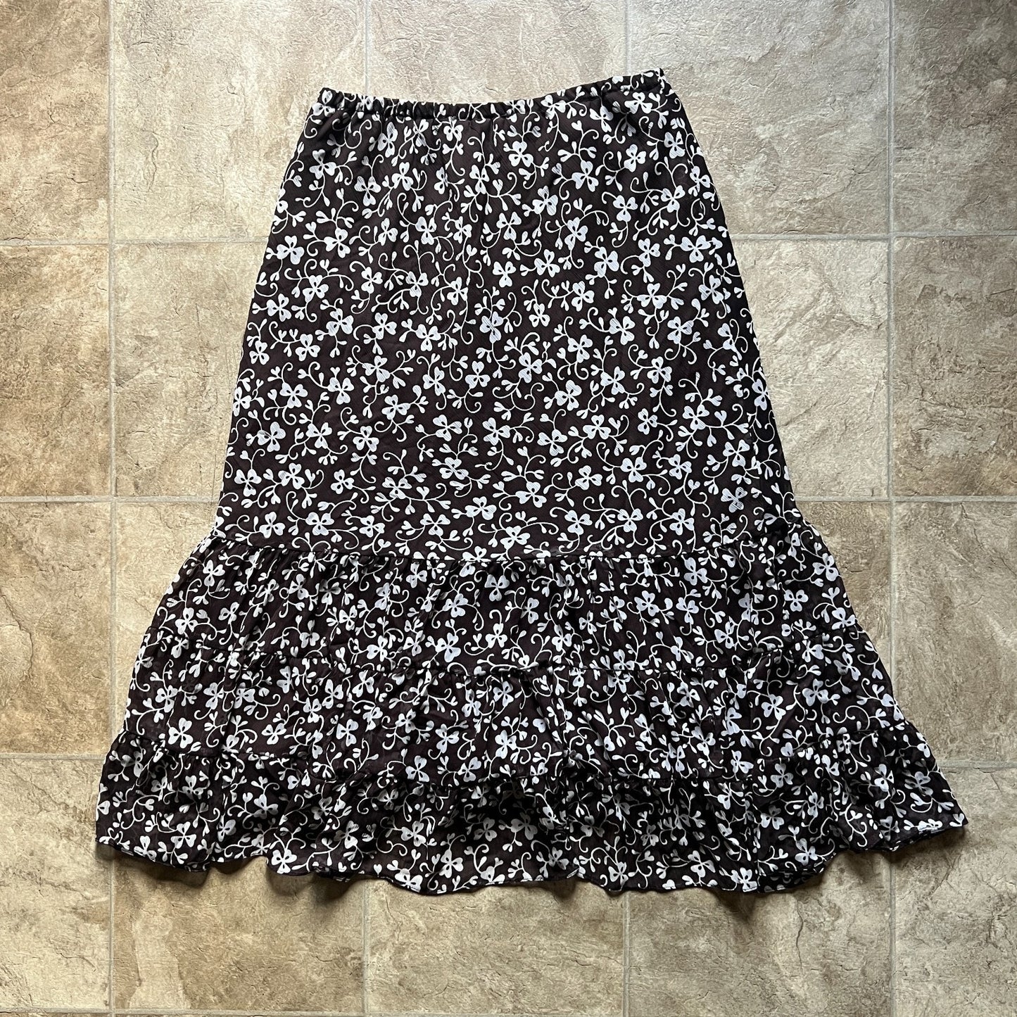Womens Midi Skirt Size 8 Chocolate Brown Clover Leaf Pattern Flowy