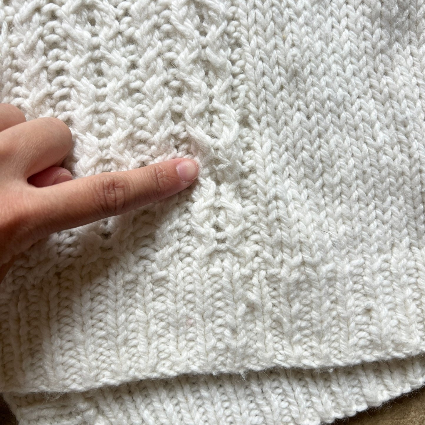 American Eagle Womens Cable Knit Sweater Cardian Size L Chunky Cream