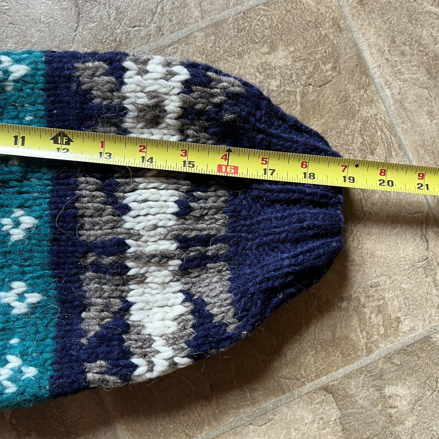 Vtg Handmade Chunky Wool Sweater Fair Isle Scandinavian Winter Made in Ecuador