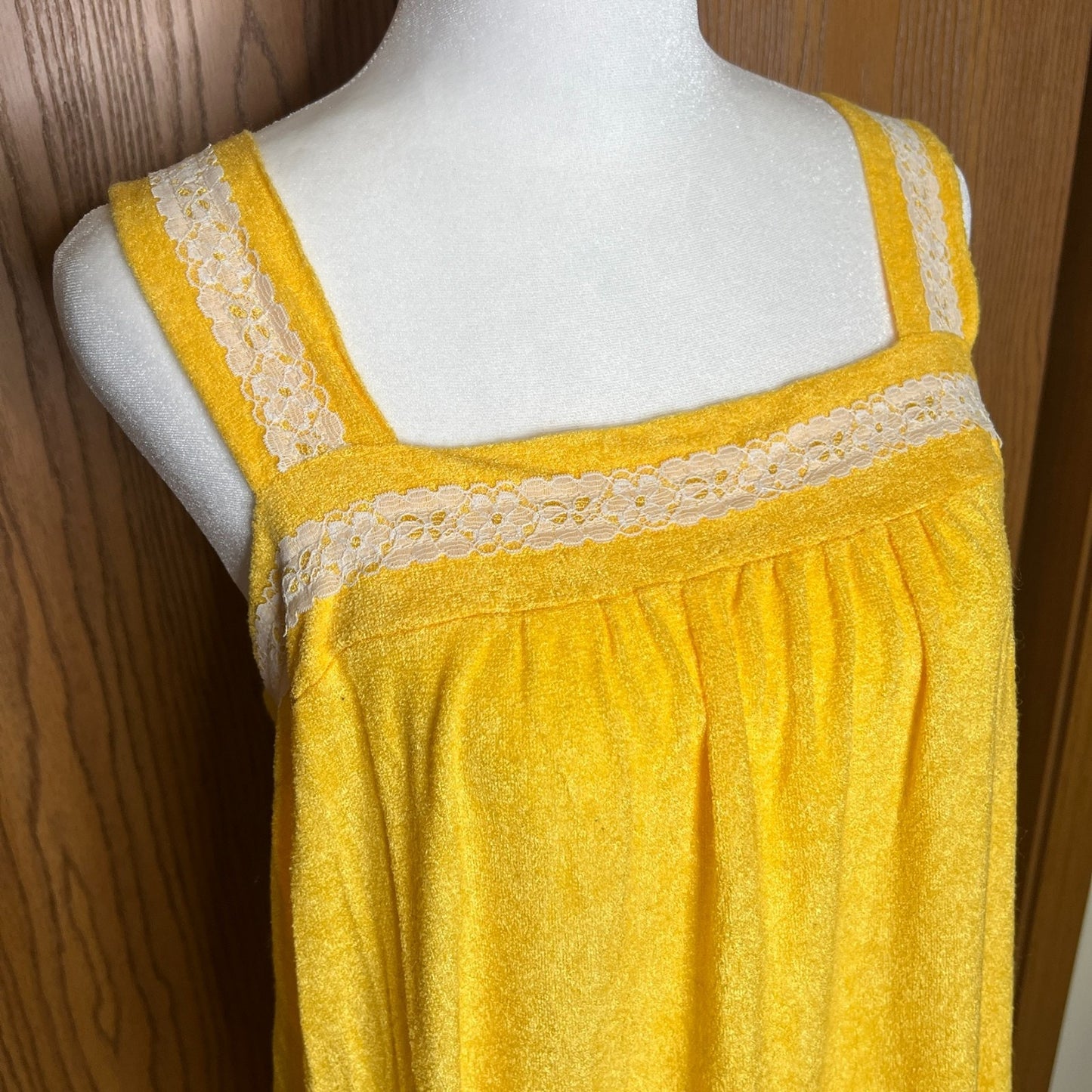 Vtg 70s JCPenney Terrycloth Lounge Dress M Yellow Lace Boho Mod Resort Summer