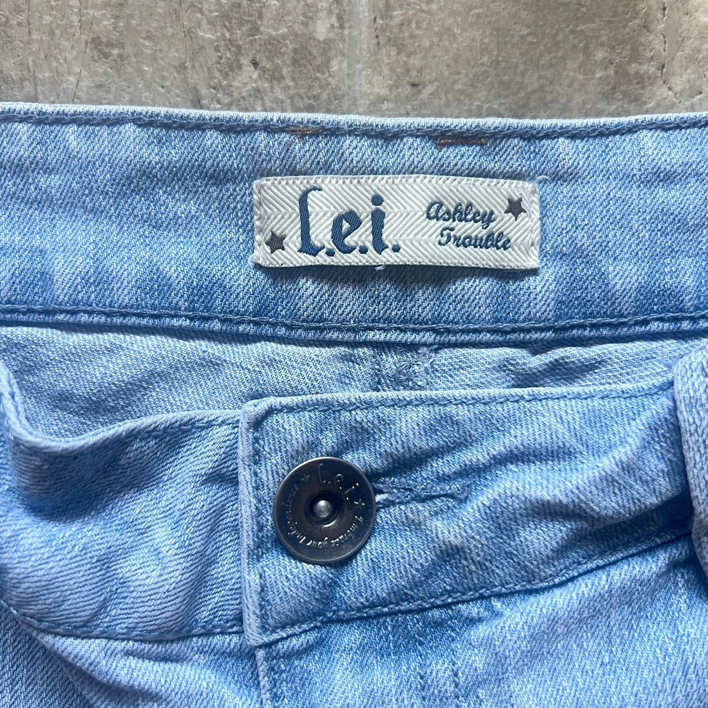 Vtg Y2K L.E.I. Ashley Trouble Denim Shorts Low Rise Boho Festival Baddie Beachy