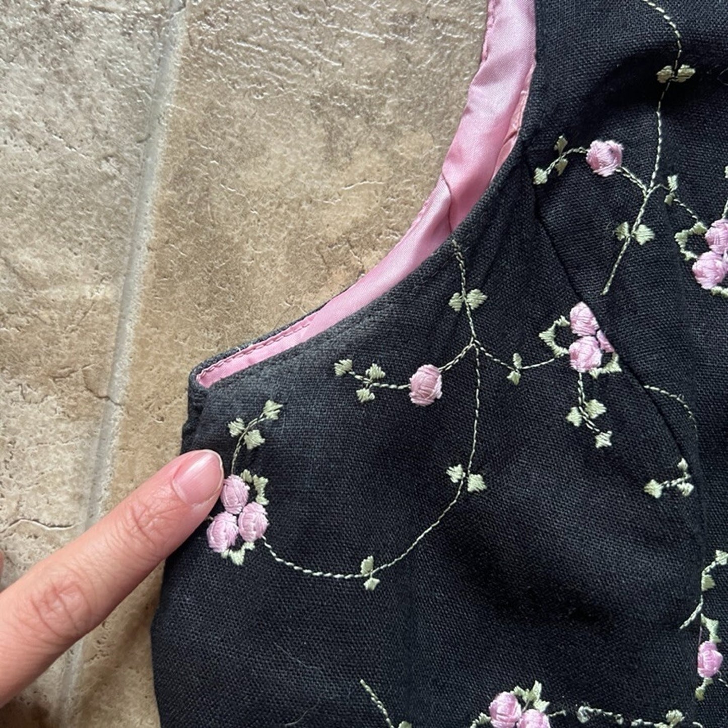 Vtg Dress Barn Womens Black Floral Embroidered Romantic Feminine Dainty Romantic