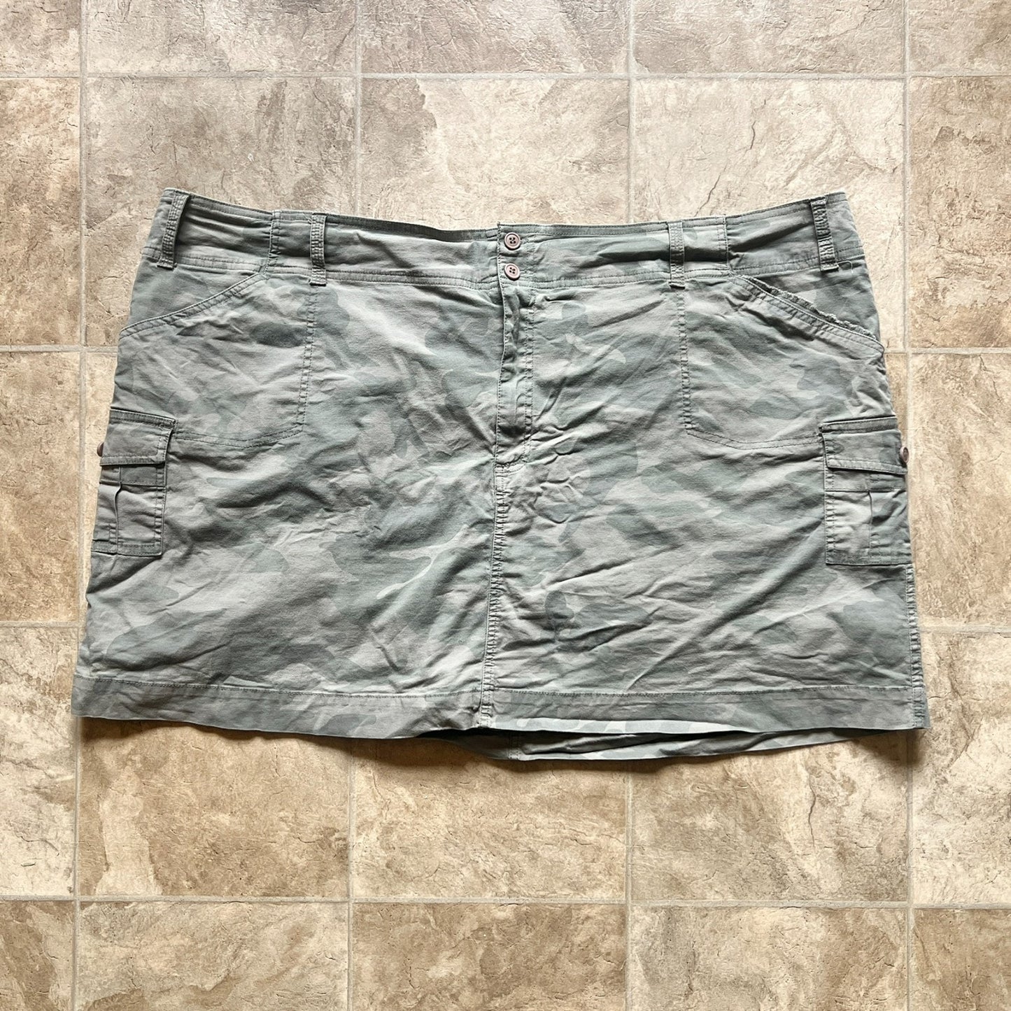 Vintage Y2K Fashion Bug Mini Camo Cargo Skort 28W Grunge Utility Outdoor Punk