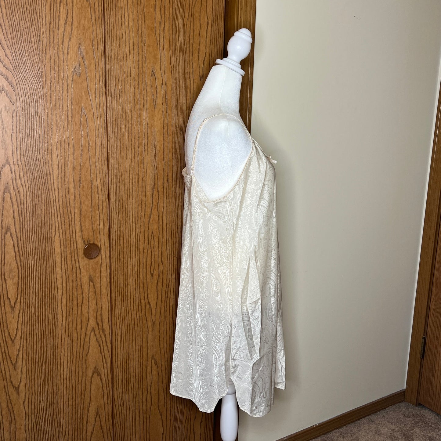 Vtg Y2K Secret Treasures Womens Slip Dress Size 1X Ivory Satin Paisley Coquette Soft Girl