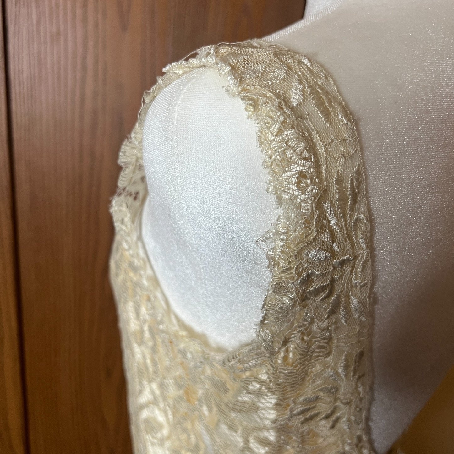 Vintage 70s Womens Maxi Dress Champagne Gold Lace Drop Waist Satin Ribbon Formal Bridal
