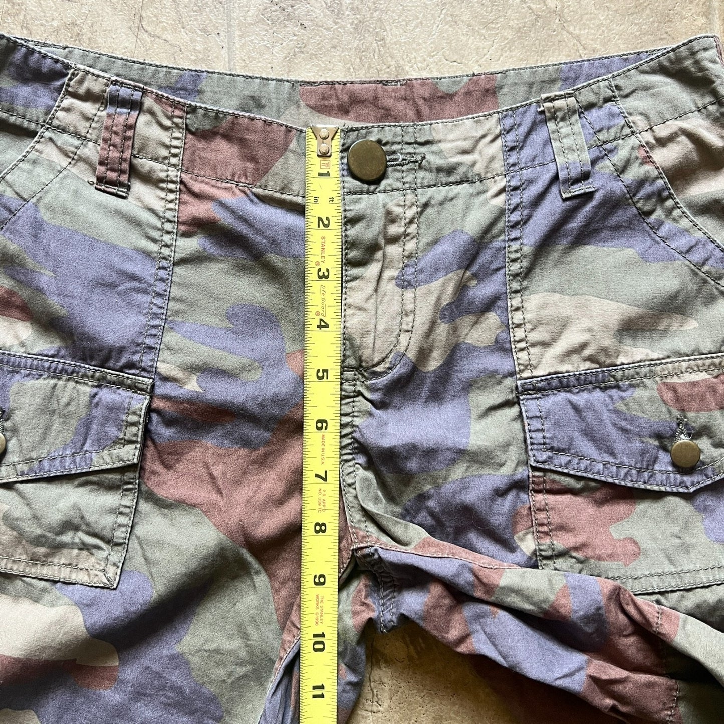 London Jeans Cargo Camo Shorts Size 4 Y2K Grunge Utility Outdoor Hiking Camping