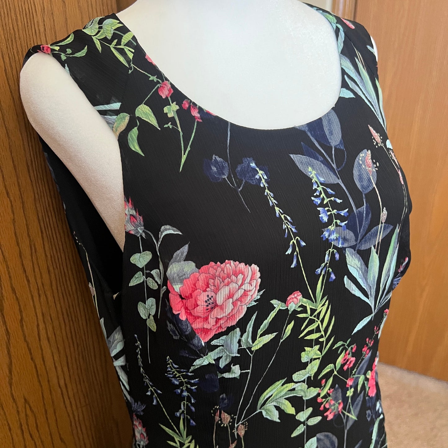 Tommy Hilfiger Dress Size 10 Black Floral Garden Fairy Whimsical Feminine Romantic