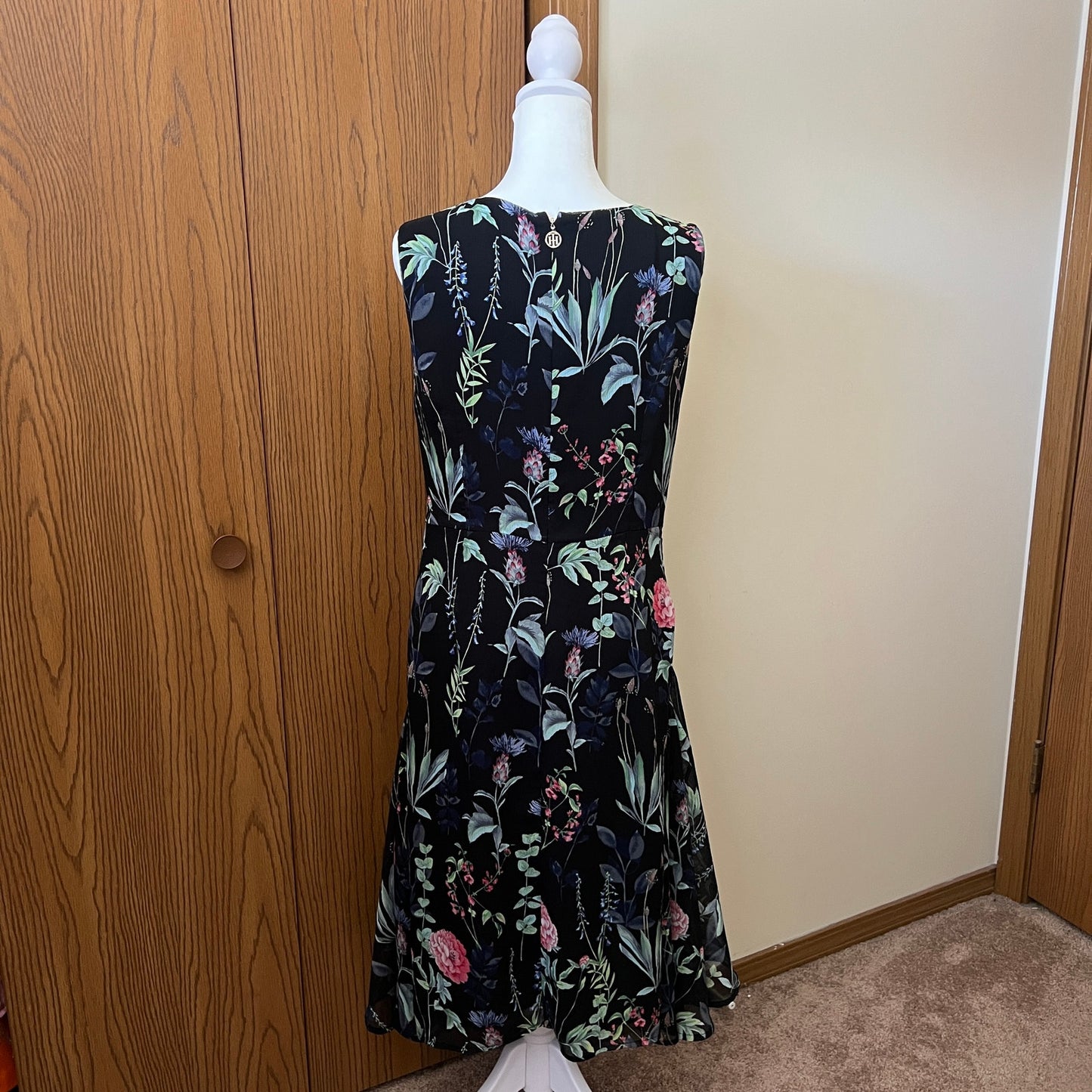 Tommy Hilfiger Dress Size 10 Black Floral Garden Fairy Whimsical Feminine Romantic