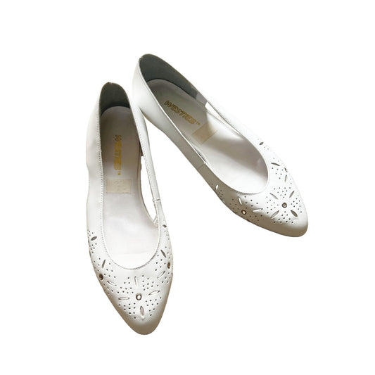 Vintage Westies Womens Ballet Flats Size 6 White Leather Cut Out Accents Dainty