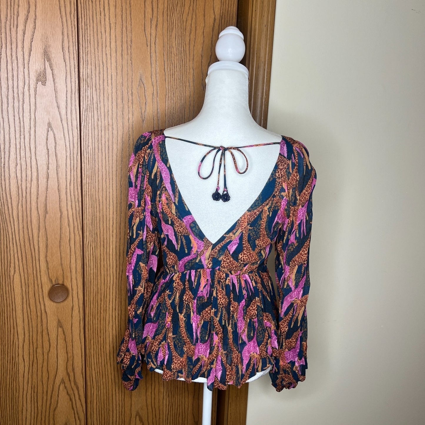Farm Rio Anthropologie Jirafas Ruffled Top Giraffe Novelty Boho Whimsical Hippie