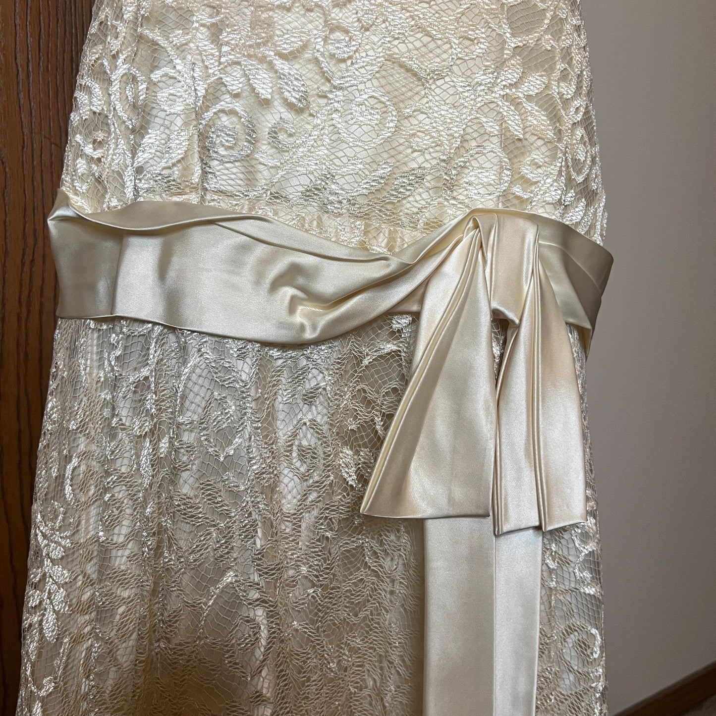 Vintage 70s Womens Maxi Dress Champagne Gold Lace Drop Waist Satin Ribbon Formal Bridal