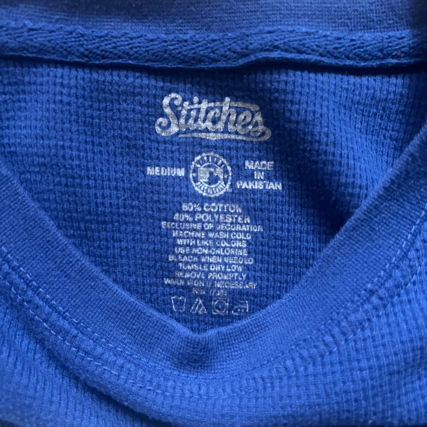 MLB Texas Rangers Stitches Mens Waffle Knit Thermal Shirt Size M Blue Red Logo Fitted Baseball Sports Classic