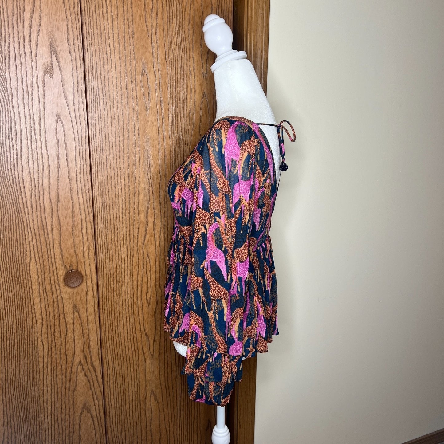 Farm Rio Anthropologie Jirafas Ruffled Top Giraffe Novelty Boho Whimsical Hippie