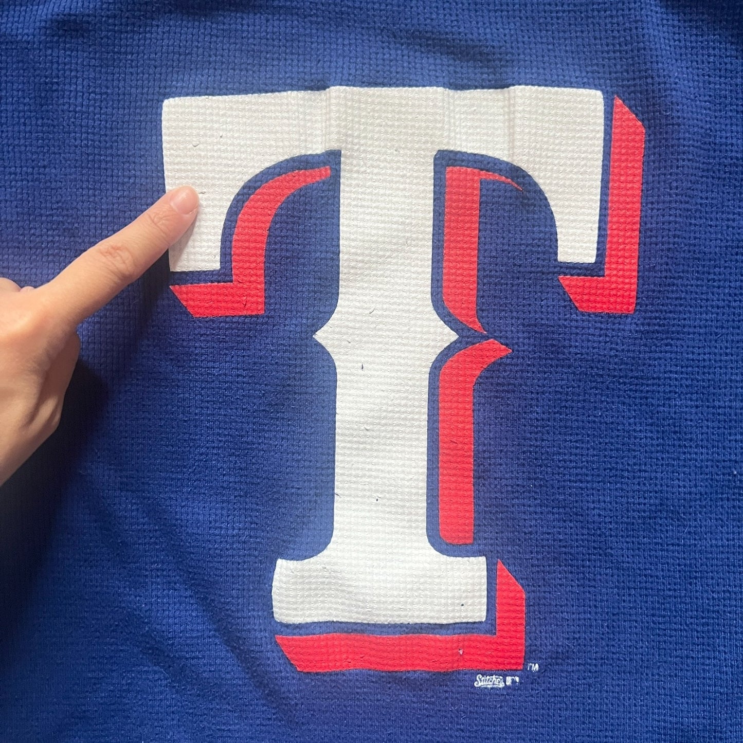 MLB Texas Rangers Stitches Mens Waffle Knit Thermal Shirt Size M Blue Red Logo Fitted Baseball Sports Classic