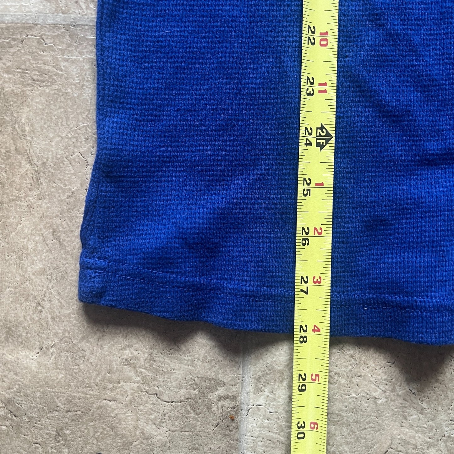 MLB Texas Rangers Stitches Mens Waffle Knit Thermal Shirt Size M Blue Red Logo Fitted Baseball Sports Classic