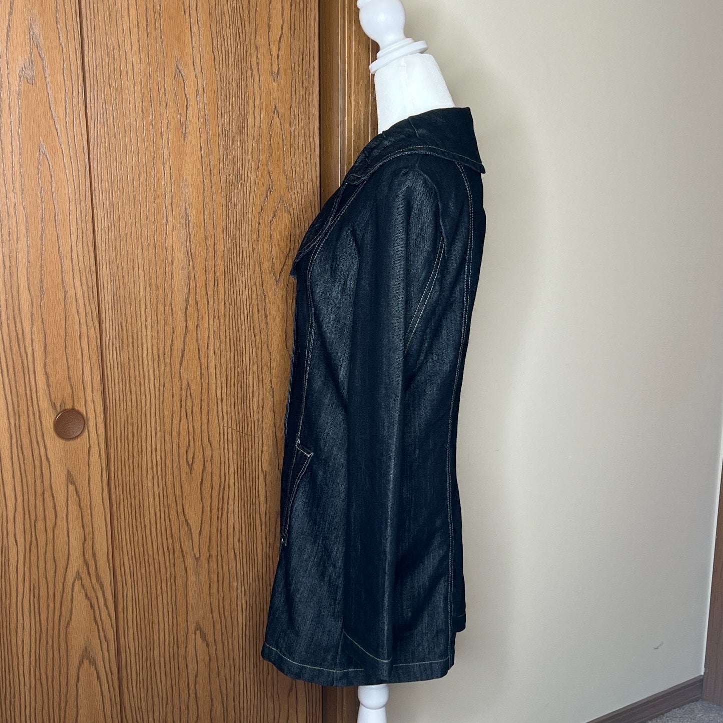 Vintage Y2K Baccini Womens Denim Jacket Dark Wash Ruffle Collar Structured Baddie Grunge Classic Timeless