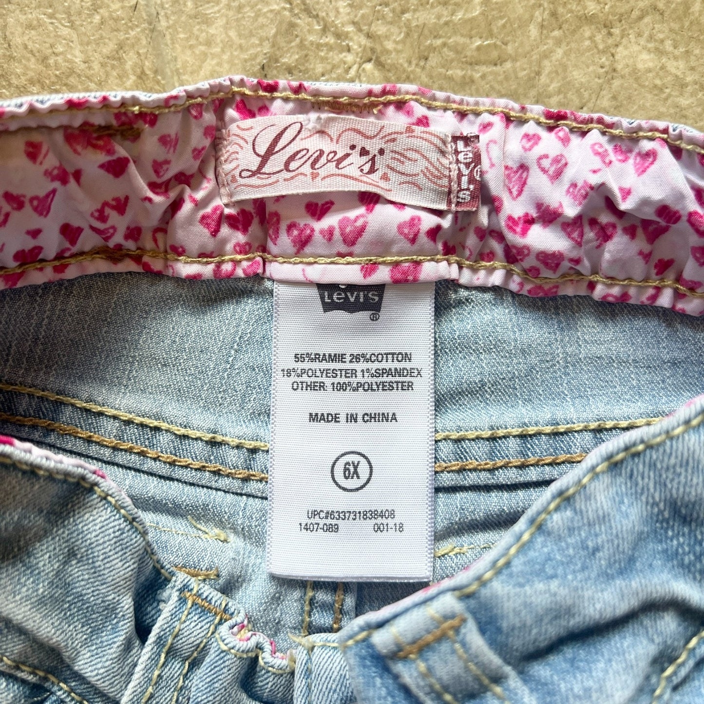 Vtg Y2K Levi's Girls Capri Jeans 6X Light Wash Heart Waist Lining Girly Coquette