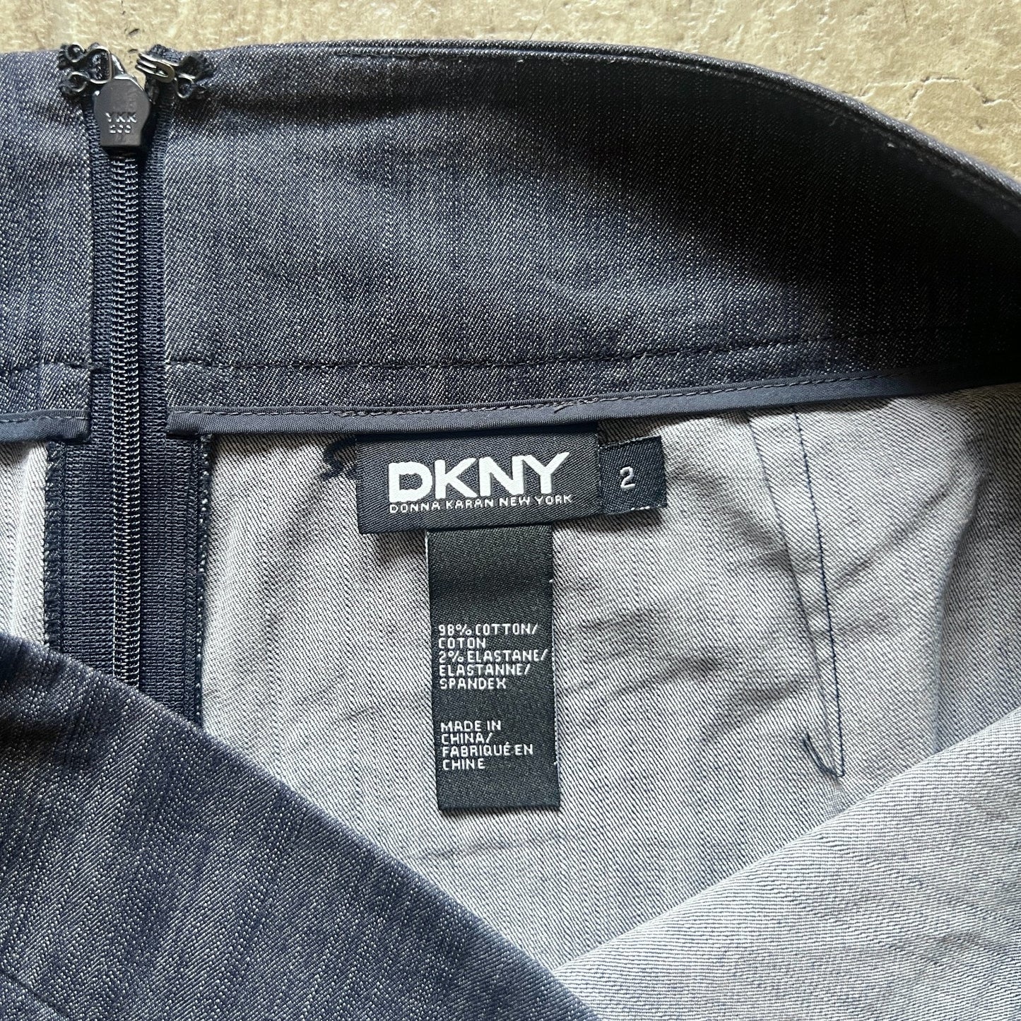 Vtg Y2K DKNY Mini Skirt 2 Denim Chambray Classic Minimalist Office Siren Formal