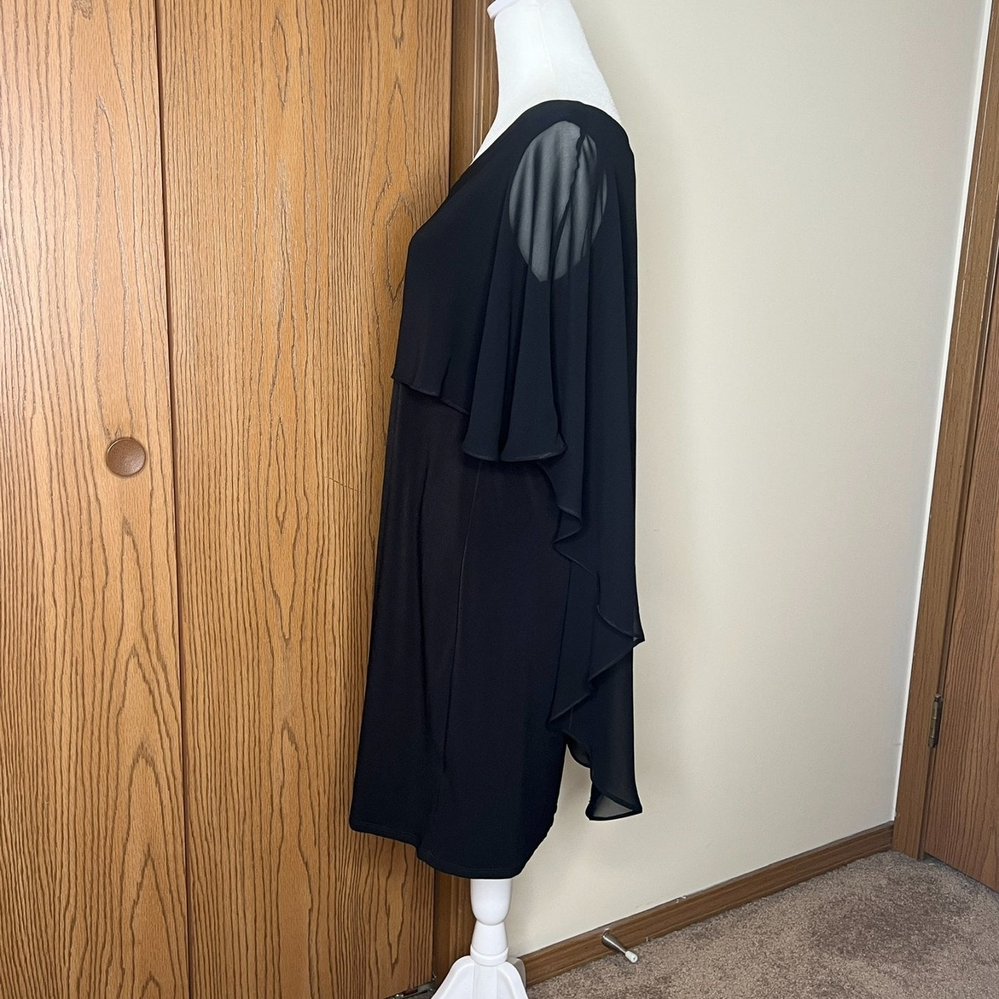 Glamour Womens Black Capelet Dress Size 4P Sheer Overlay Holiday Formal Wedding Cocktail Evening Goth