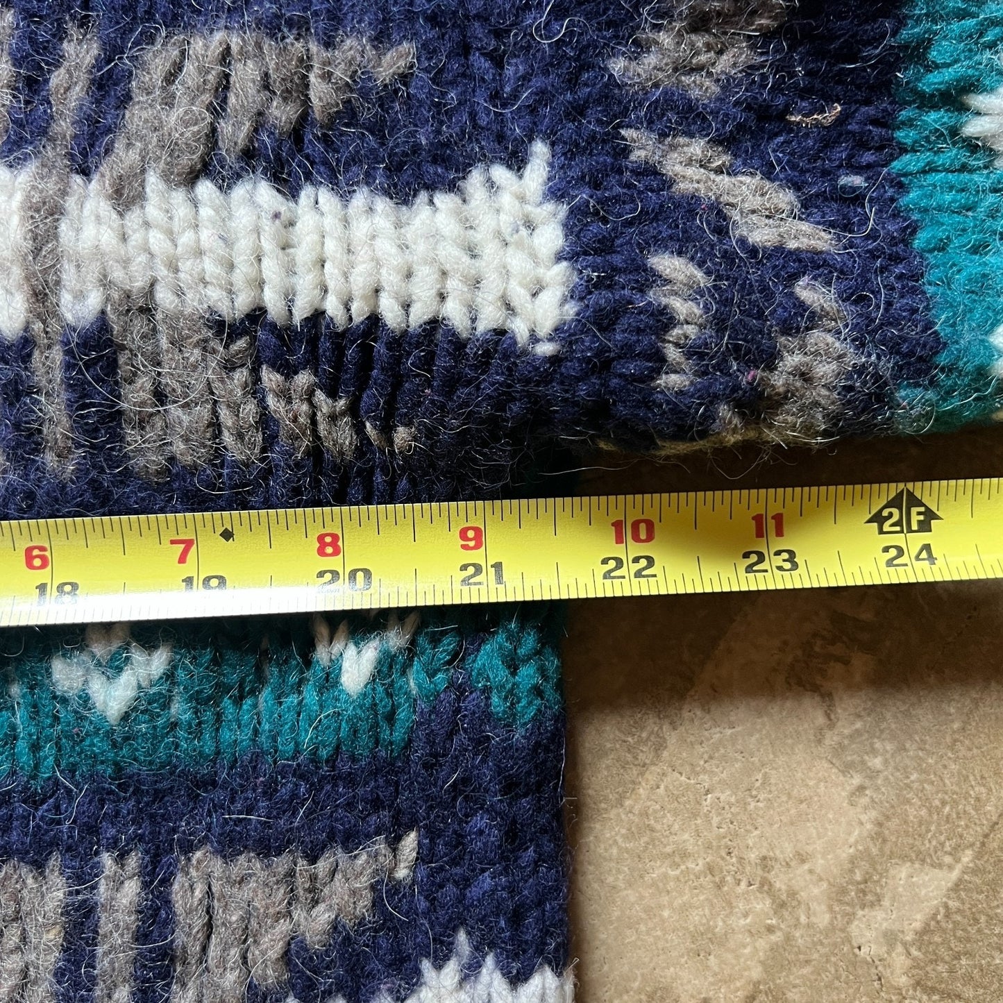 Vtg Handmade Chunky Wool Sweater Fair Isle Scandinavian Winter Made in Ecuador