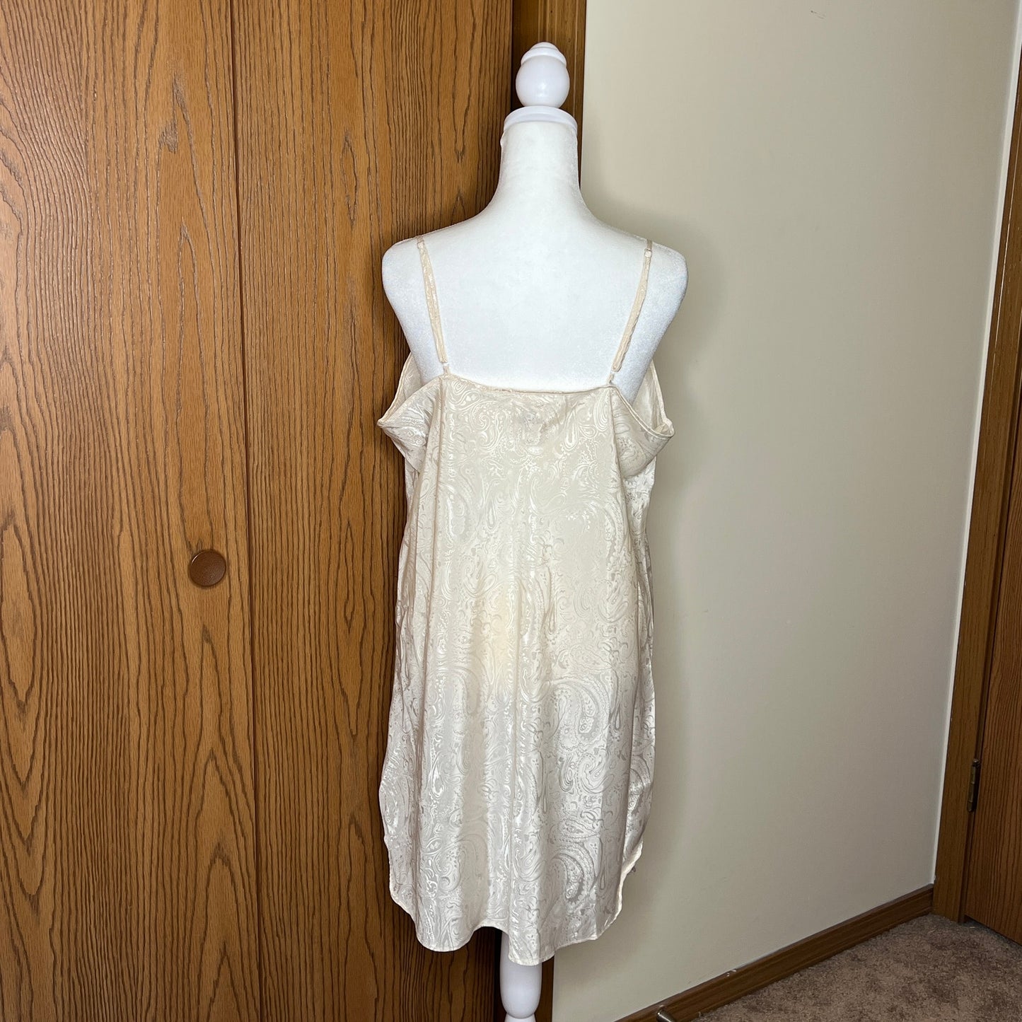 Vtg Y2K Secret Treasures Womens Slip Dress Size 1X Ivory Satin Paisley Coquette Soft Girl