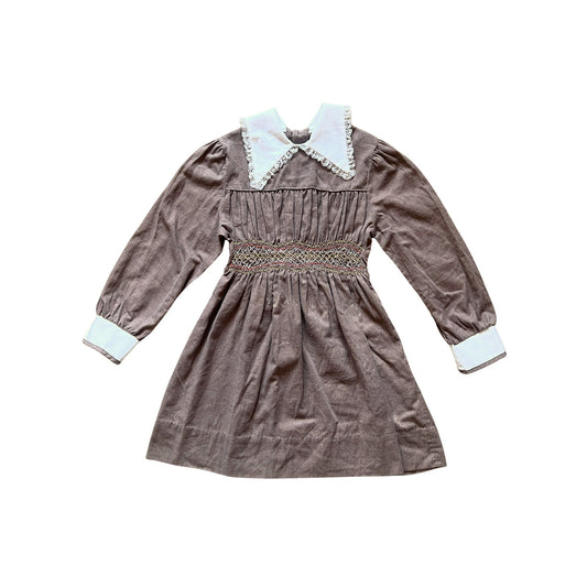 Vintage Polly Flinders Girls Hand Smocked Dress Size 7 Taupe Brown Pointed Lace Collar Cottagecore Prairie