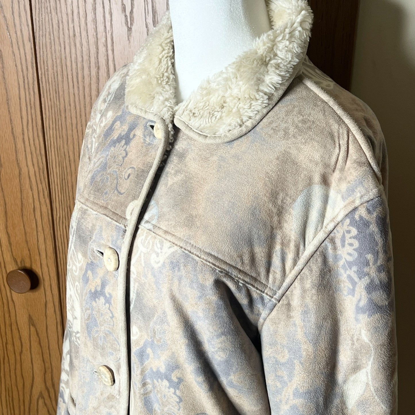 Vintage Y2K Turtle Fur Womens Faux Suede Jacket Size S Cream Sherpa Lined Abstract Artsy Boho Hippie Scandi