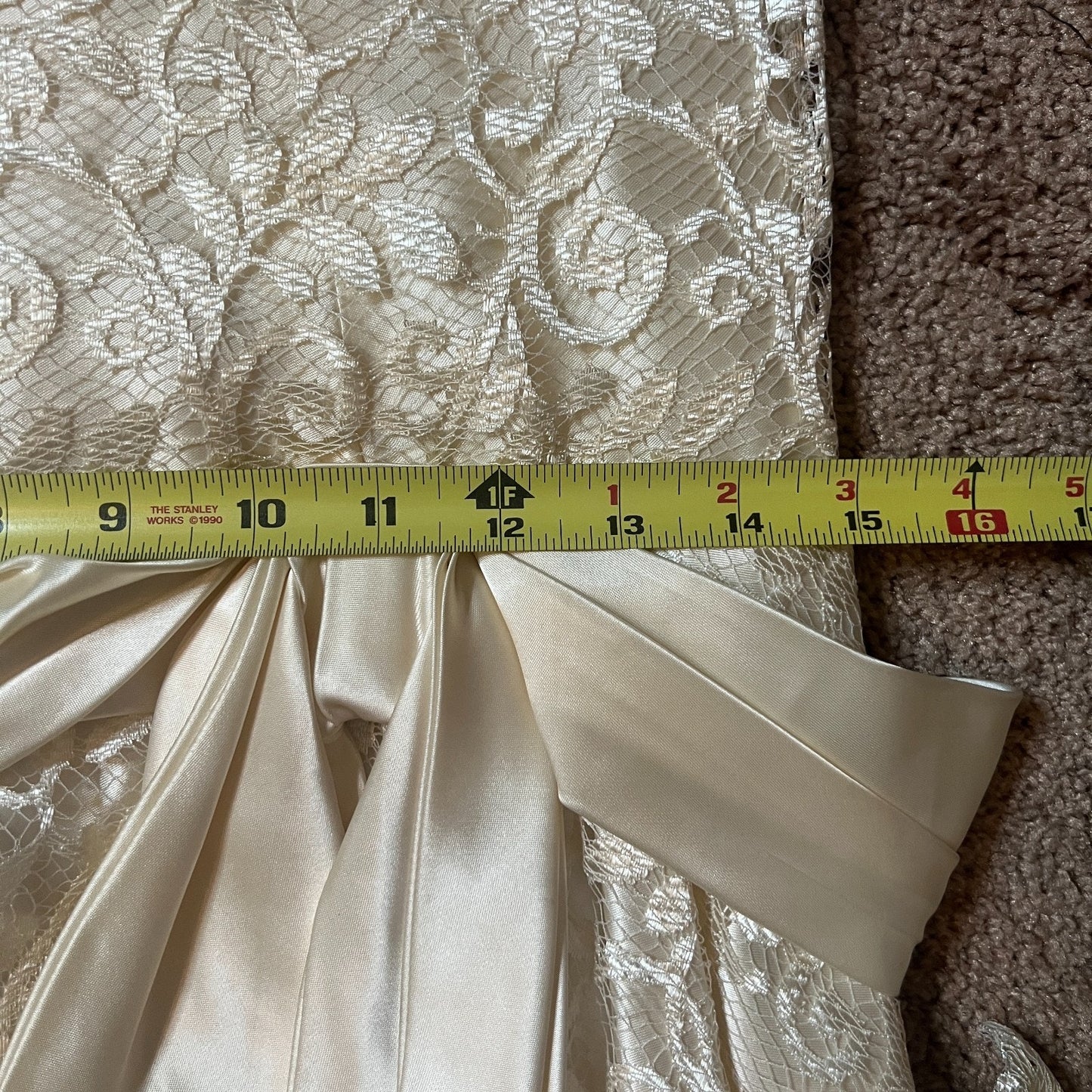 Vintage 70s Womens Maxi Dress Champagne Gold Lace Drop Waist Satin Ribbon Formal Bridal